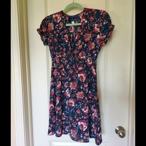 NWT Floral dress v neck
